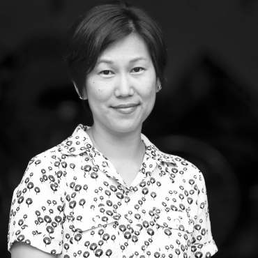 author photo of Jennifer Kwon Dobbs by Thaiphy Phan-Quang