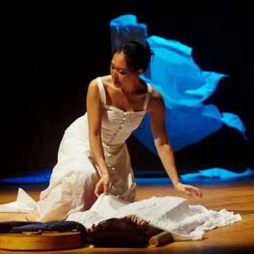 Jen Shyu, In Seoul. Photo by Ryu Ijun.